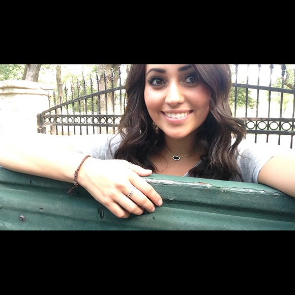 Meet your Posher, Danielle