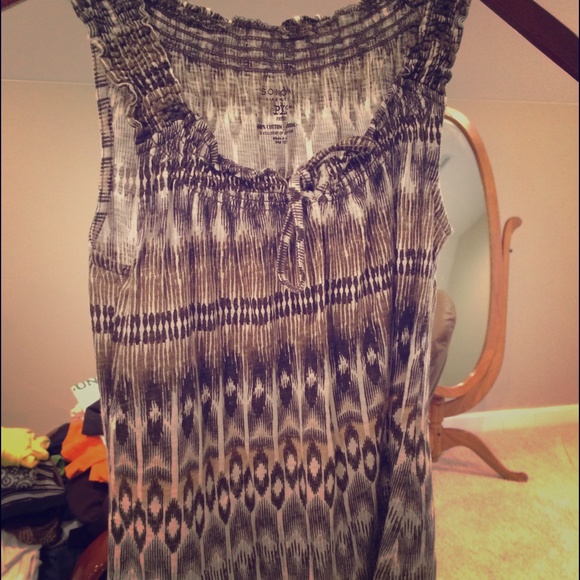 Beautiful Tribal print tank top!