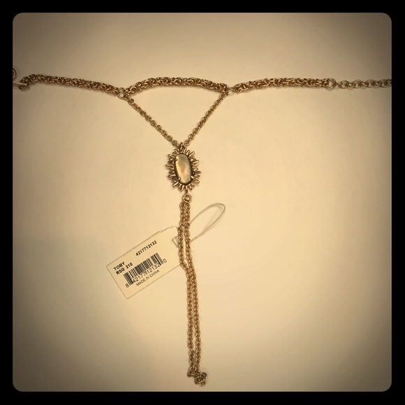 Toby Hand Bracelet in Brown Pearl