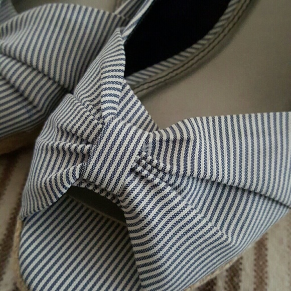 Nautical wedge Buy $10 Trade $20 - Picture 2 of 2