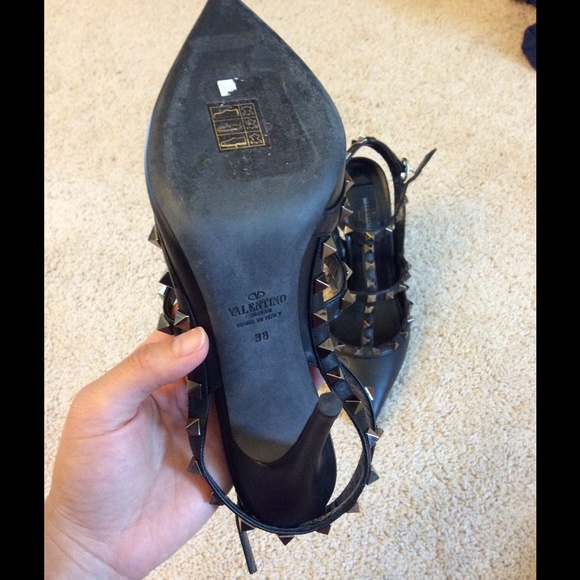 ❌SOLD❌Valentino noir rock stud in size 38 - Picture 2 of 4