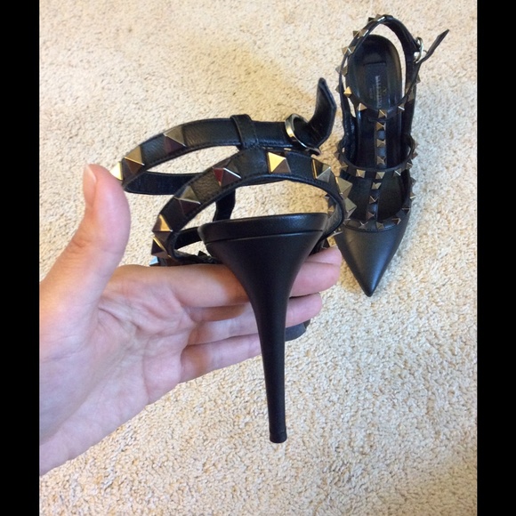 ❌SOLD❌Valentino noir rock stud in size 38 - Picture 3 of 4