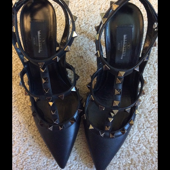❌SOLD❌Valentino noir rock stud in size 38 - Picture 4 of 4