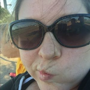 Meet your Posher, Heidi