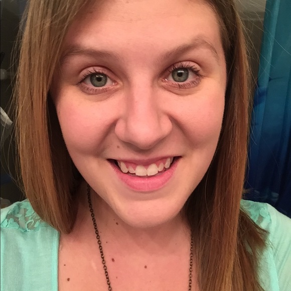 Meet your Posher, Bekah - Picture 1 of 1