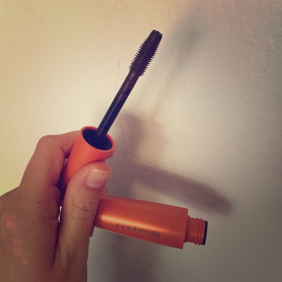 Covergirl mascara (Brown)
