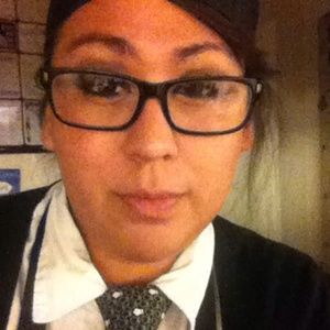 Meet your Posher, Yvette