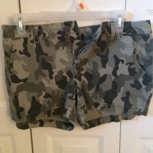 CAMO SHORTS SIZE 11