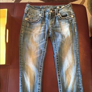 Miss me size 25, light wash cropped jeans.