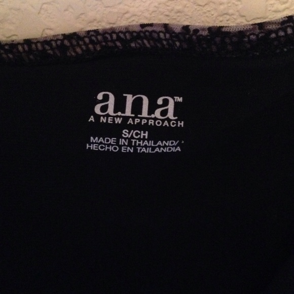 Nice Blouse - Picture 3 of 4