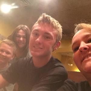 Meet your Posher, Joni