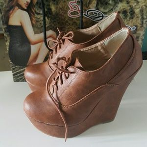 Oxford wedge booties