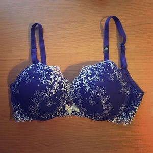 NWT!💝 Victoria's Secret Demi bra.