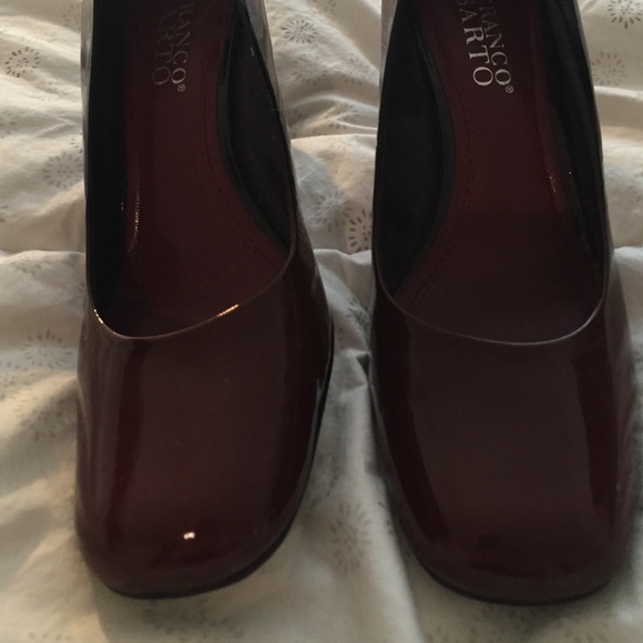Franco Sarto pumps
