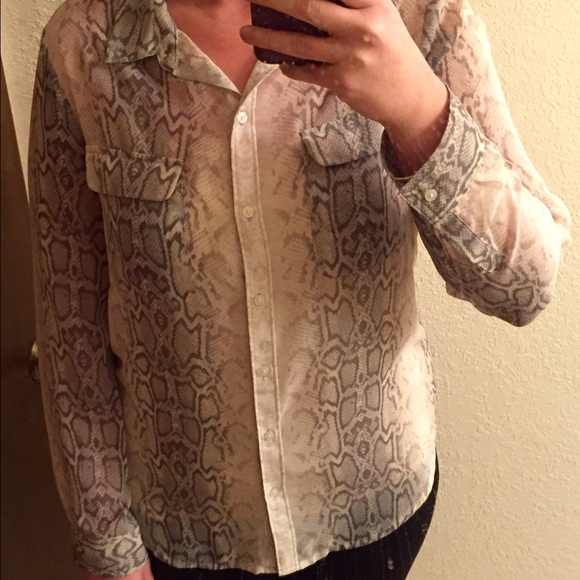 Snake print button up blouse - Picture 4 of 4