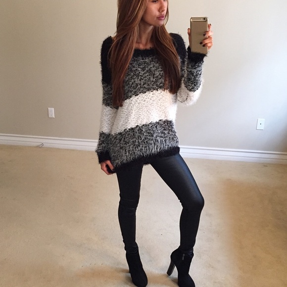 • SOLD • Fuzzy Black & White Sweater S/M - Picture 2 of 4