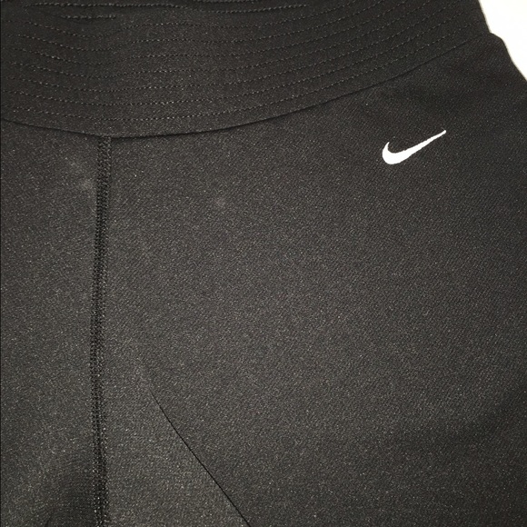 🚫SOLD🚫Nike Workout Capri - Picture 3 of 4