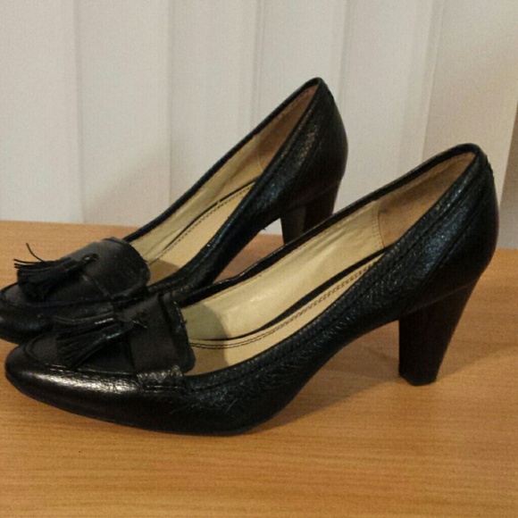 Shoes - Picture 2 of 3