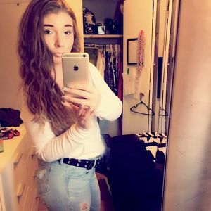 Meet your Posher, Alyssa