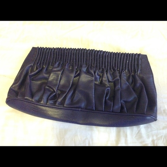 Purple leather Nine West purse - Picture 2 of 2