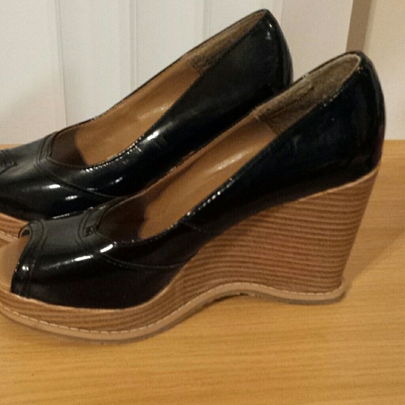 Shoes - Picture 2 of 3