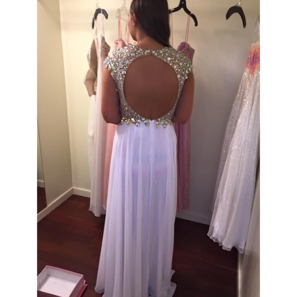 White Brand New Formal Dress - Picture 2 of 3