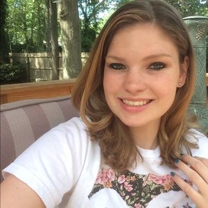 Meet your Posher, Alyssa