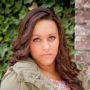 Meet your Posher, Caitlin