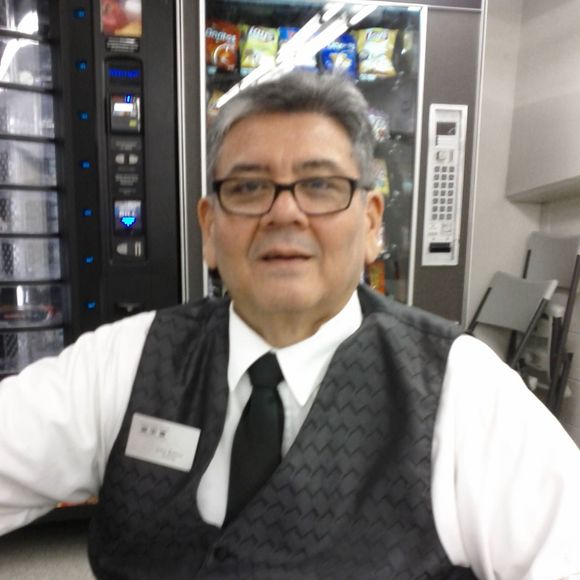 Meet your Posher, Julio