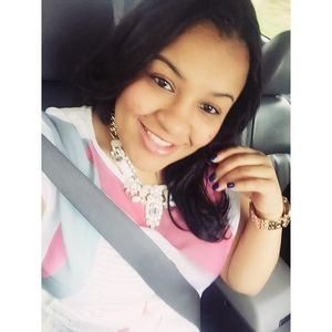 Meet your Posher, Carolina