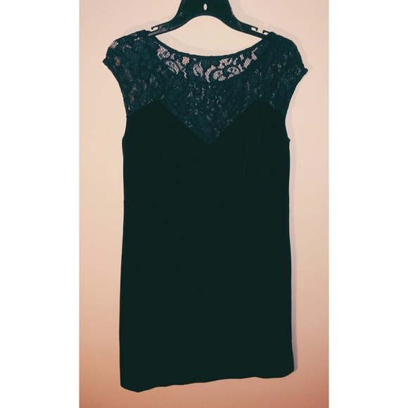 🚫Sold to thrift store🚫Velvet and Lace Yolk Dress - Picture 2 of 3