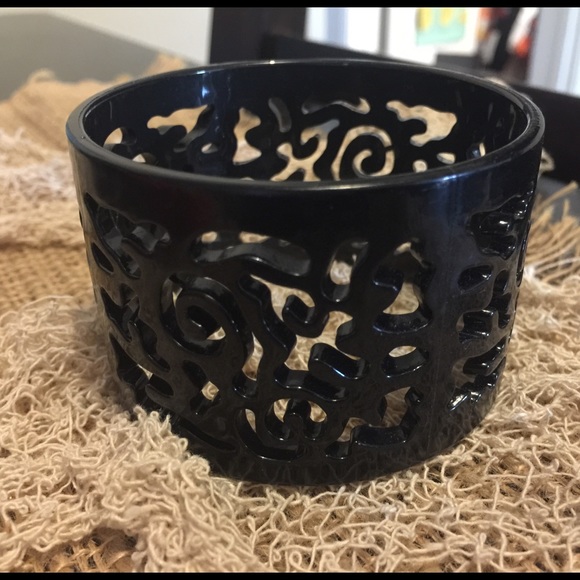Nice bracelet cuff