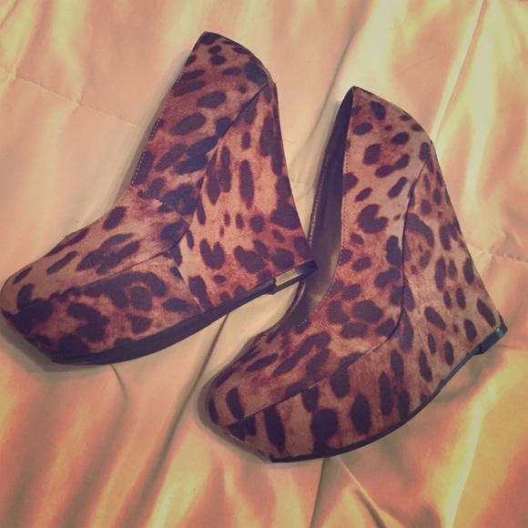 Leopard wedges