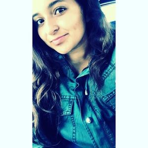 Meet your Posher, Daniela