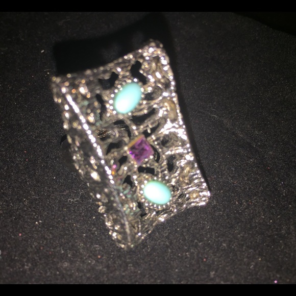 Ring - Picture 3 of 4