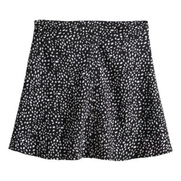 🚫Sold on Vinted🚫 NWT B&W Dot Circle Skirt