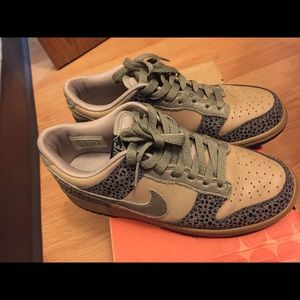 Nike Womens Dunk Low Premium size 6W