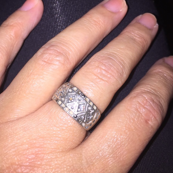 Ring - Picture 3 of 4