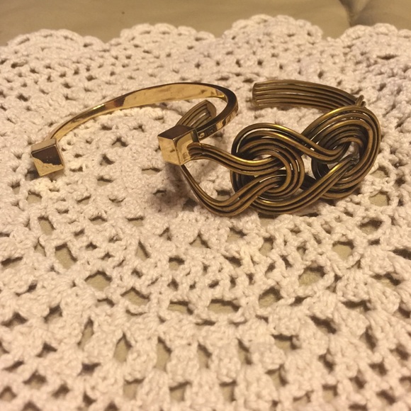 Simple gold cuff bracelet. Antique gold bracelet