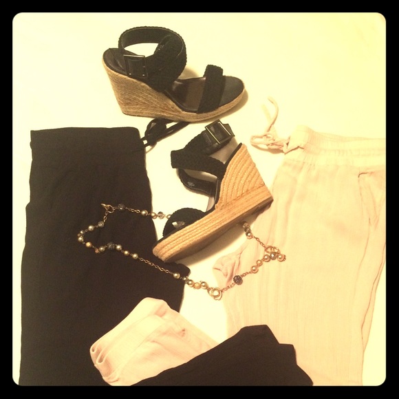 Black strap wedges