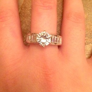 Wedding/Engagement Ring