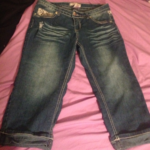 Cropped denim jeans with lace