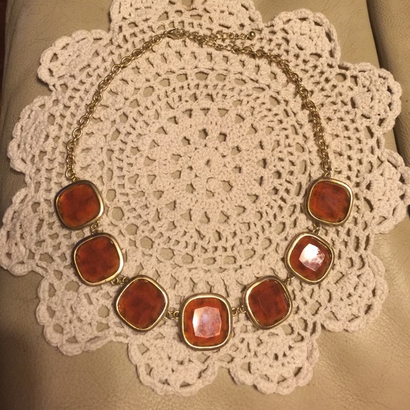 Light brown gem necklace