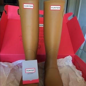 Size 7 hunter boots