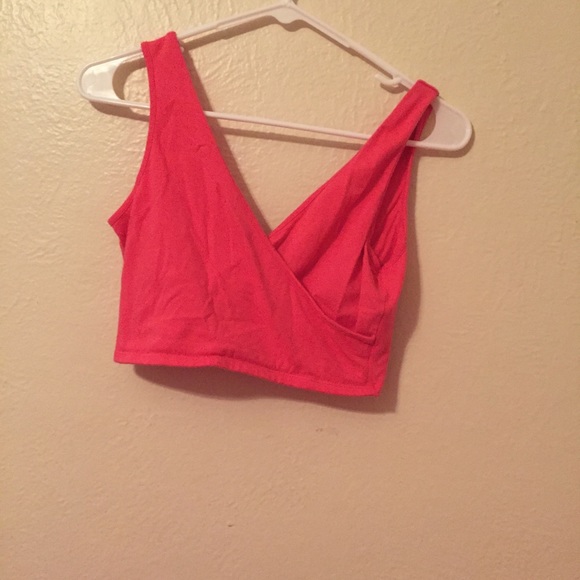 Crop top with bow on back - Picture 1 of 2