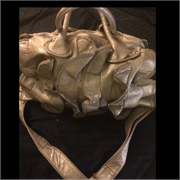Steve Madden Gold Ruffled Purse. - Picture 2 of 4