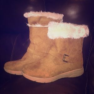 ⭐️Brand New⭐️St. John's Bay ->Size 9<-Winter Boots