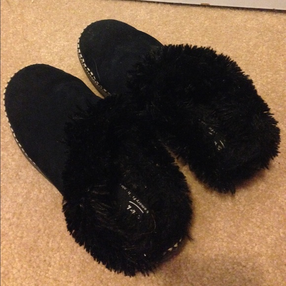 Black slippers - Picture 3 of 4