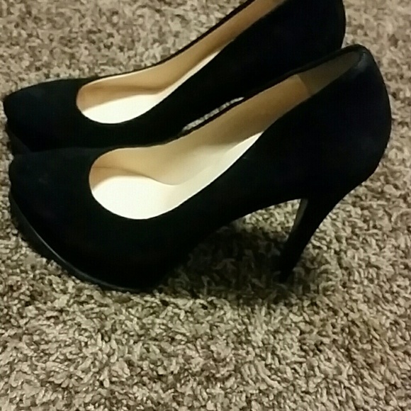 Guess - Picture 2 of 2