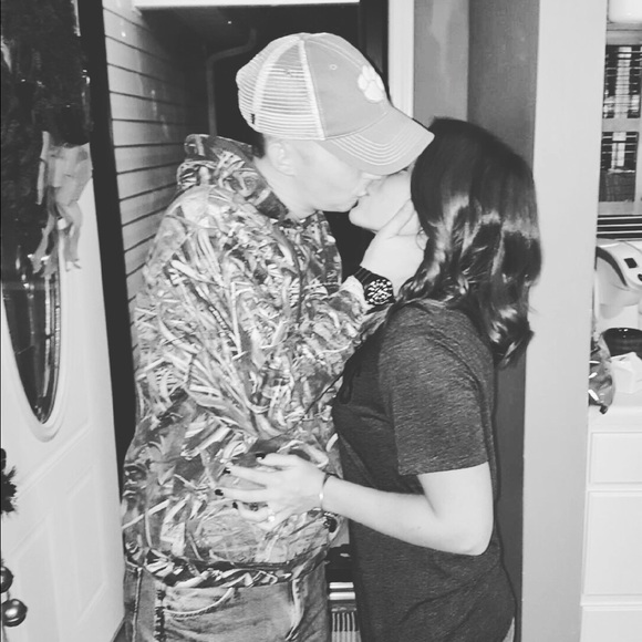 Meet your Posher, Taylor - Picture 2 of 3